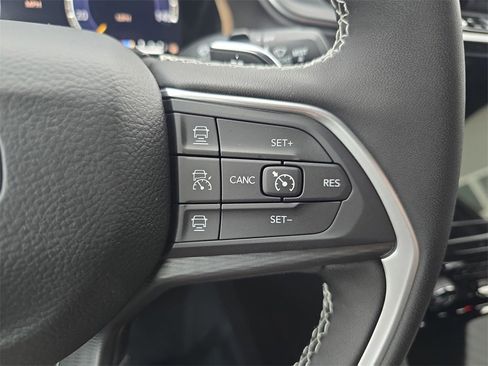 New 2025 Jeep Grand Cherokee Laredo image 19