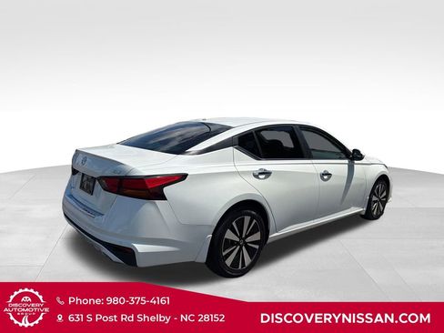 Certified 2021 Nissan Altima 2.5 SV w/ SV Premium Package FWD image 6