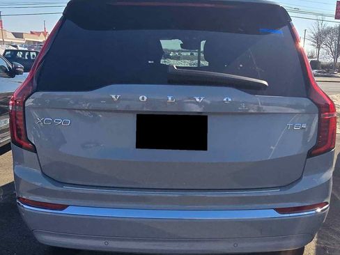 Used 2025 Volvo XC90 T8 Ultra w/ Protection Package Premier image 2