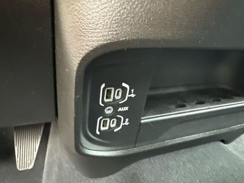 Used 2024 RAM 2500 Laramie w/ Safety Group AWD/4WD image 17
