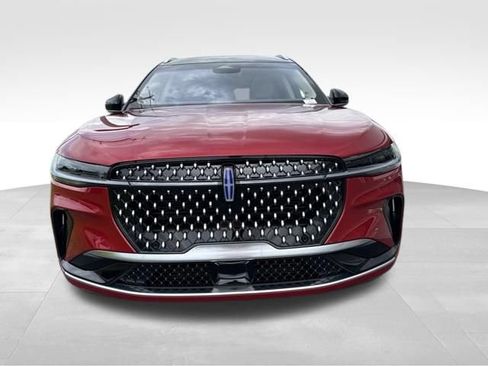 Used 2024 Lincoln Nautilus Reserve w/ Equipment Group 202A AWD/4WD image 2