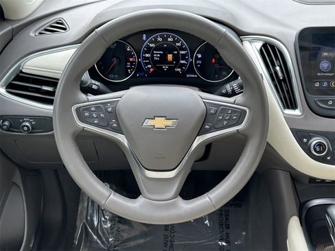Used 2024 Chevrolet Malibu LT image 38