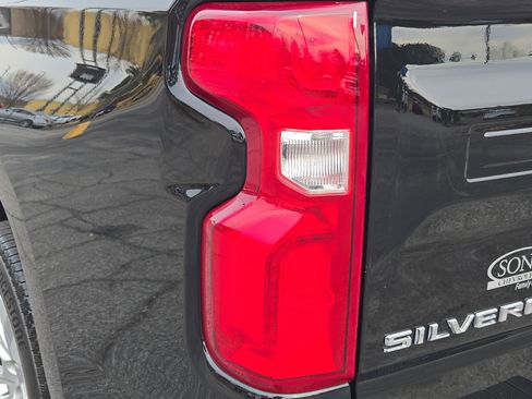 Used 2023 Chevrolet Silverado 1500 LTZ image 11