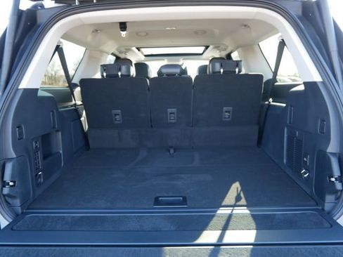 New 2026 Lincoln Navigator L Reserve AWD/4WD image 9