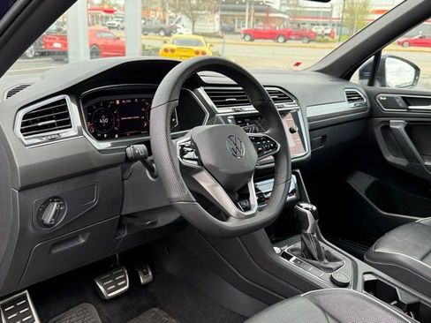Used 2022 Volkswagen Tiguan SEL R-Line image 12