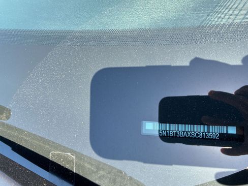 Used 2025 Nissan Rogue SV image 9