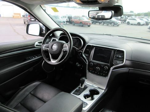 Used 2018 Jeep Grand Cherokee Summit w/ Skid Plate Group AWD/4WD image 26