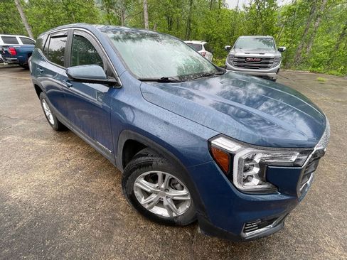 Used 2024 GMC Terrain SLE AWD/4WD image 3