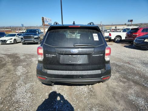 Used 2018 Subaru Forester 2.5i Premium w/ All-Weather Package image 4