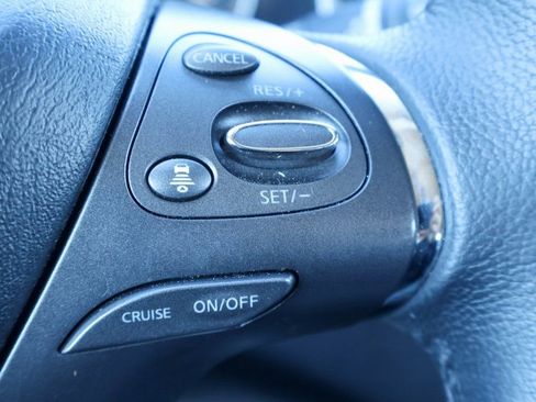 Used 2023 Nissan Murano SV image 13