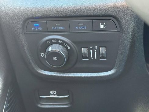 Used 2023 Jeep Grand Cherokee Overland w/ Luxury Tech Group IV image 22