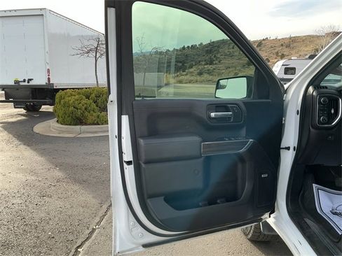 Used 2019 Chevrolet Silverado 1500 LT Trail Boss image 18