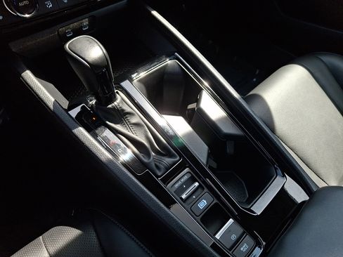 Used 2024 Honda Accord EX-L image 18