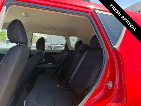 Used 2016 Kia Soul + image 5