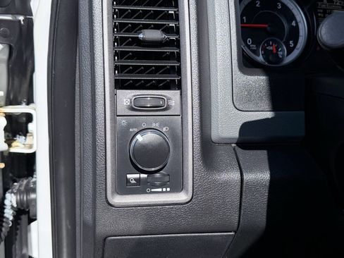 Used 2018 RAM 2500 Tradesman w/ Chrome Appearance Group AWD/4WD image 12