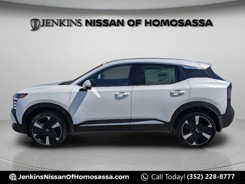 Certified 2025 Nissan Kicks SR AWD/4WD image 7