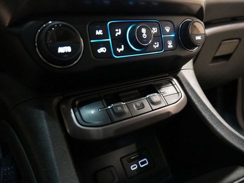 Used 2022 GMC Acadia AT4 w/ GMC Pro Grade Package AWD/4WD image 12