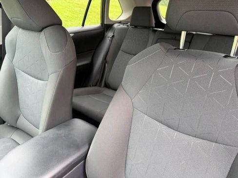 Used 2025 Toyota RAV4 XLE AWD/4WD image 10