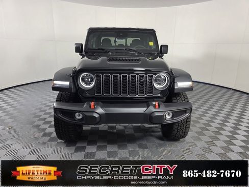 New 2025 Jeep Gladiator Mojave image 2