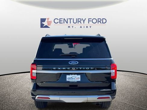 Used 2024 Ford Expedition XLT AWD/4WD image 3