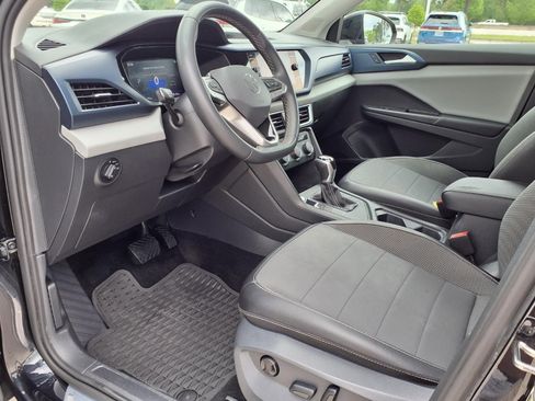 Used 2022 Volkswagen Taos SE FWD image 13