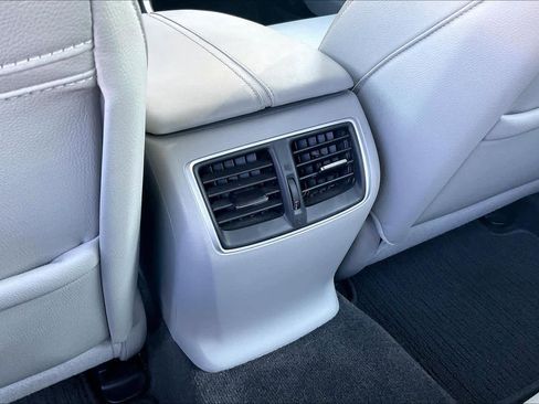 Used 2018 Acura TLX image 36