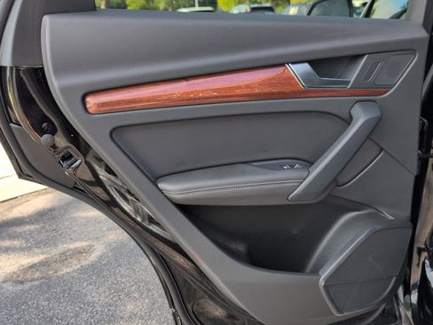 Used 2021 Audi Q5 e Premium Plus w/ Premium Plus Package image 31