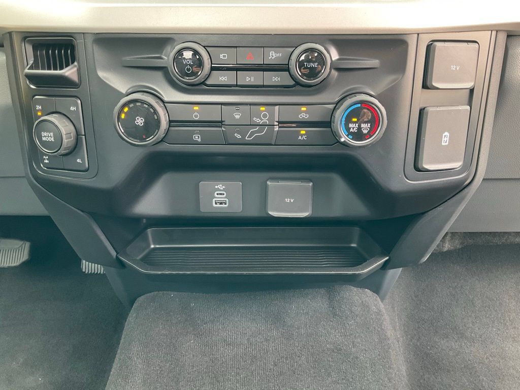 New 2025 Ford F350 XL w/ STX Appearance Package AWD/4WD image 33