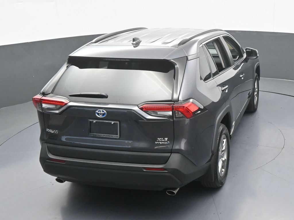 Used 2024 Toyota RAV4 XLE AWD/4WD image 44