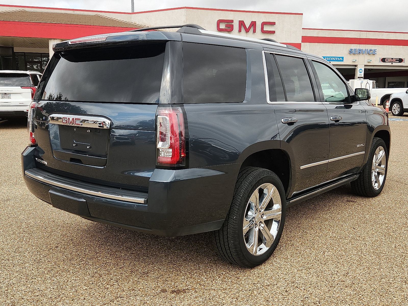 Used 2020 GMC Yukon Denali w/ Denali Ultimate Package AWD/4WD image 4