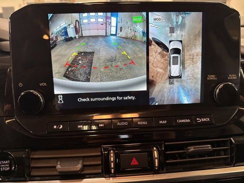 Used 2025 Nissan Pathfinder SL w/ SL Premium Package image 15