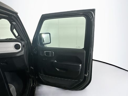 Used 2024 Jeep Wrangler Unlimited AWD/4WD image 30