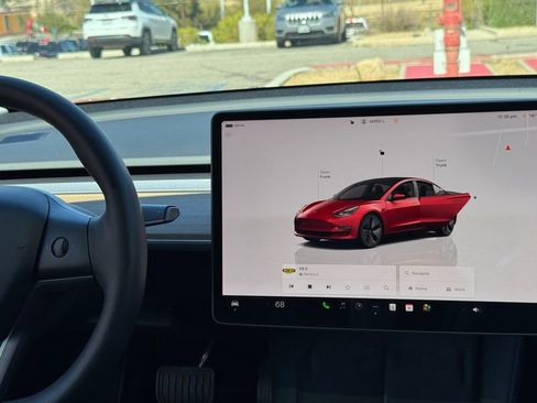 Used 2022 Tesla Model 3 image 17