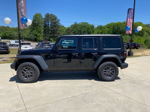 Used 2025 Jeep Wrangler Sport S image 3