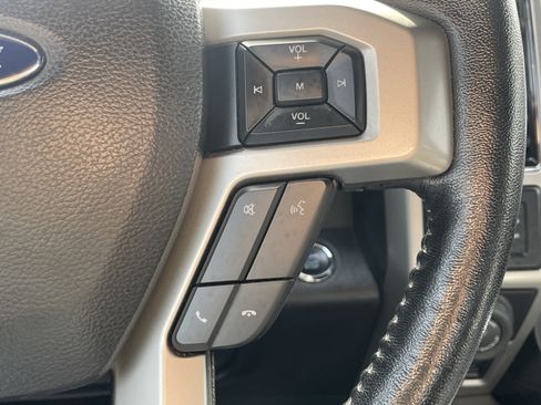 Used 2018 Ford F150 Lariat w/ Equipment Group 502A Luxury AWD/4WD image 15