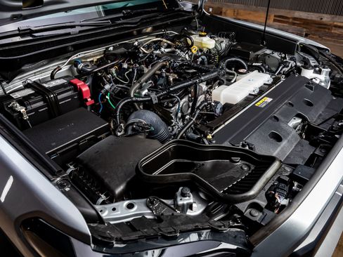 Used 2025 Toyota Tacoma TRD Off-Road image 40