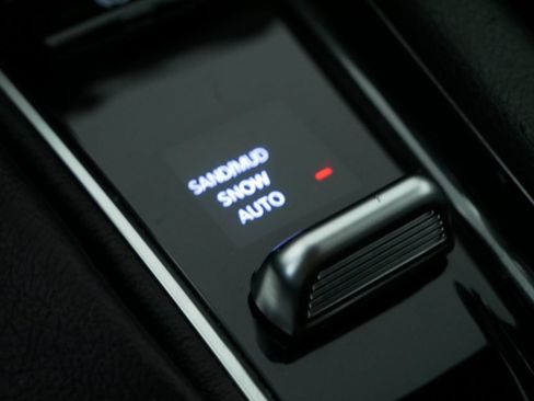 Used 2025 Jeep Compass Latitude AWD/4WD image 32