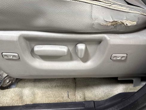 Used 2010 Toyota Sequoia Platinum image 14