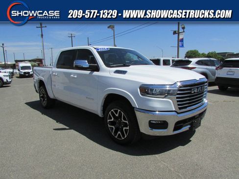 Used 2025 RAM 1500 Laramie AWD/4WD image 1