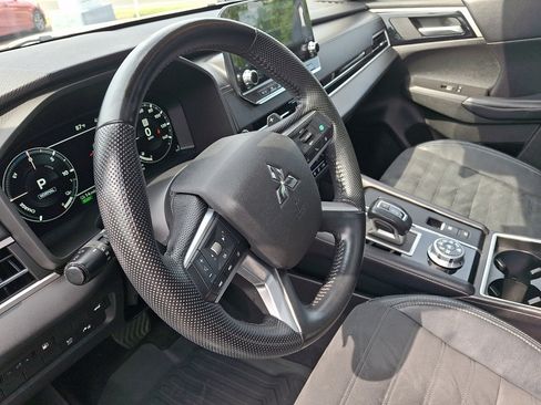 Used 2023 Mitsubishi Outlander SE AWD/4WD image 25