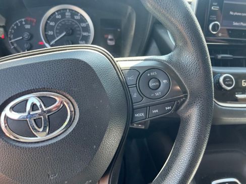 Used 2021 Toyota Corolla LE FWD image 9