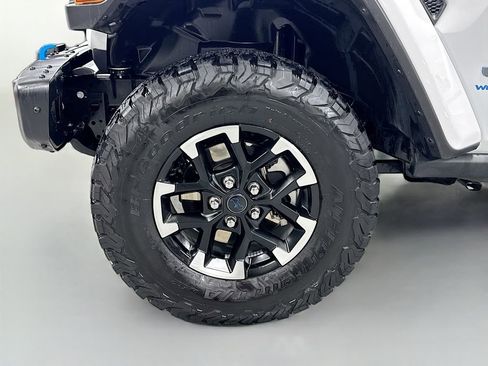 Used 2024 Jeep Wrangler Unlimited Rubicon 4xe AWD/4WD image 12