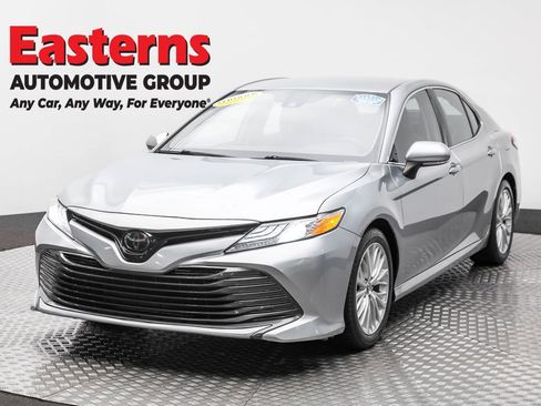 Used 2019 Toyota Camry XLE image 1