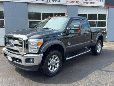 Used 2015 Ford F250 Lariat w/ Lariat Interior Package AWD/4WD image 2