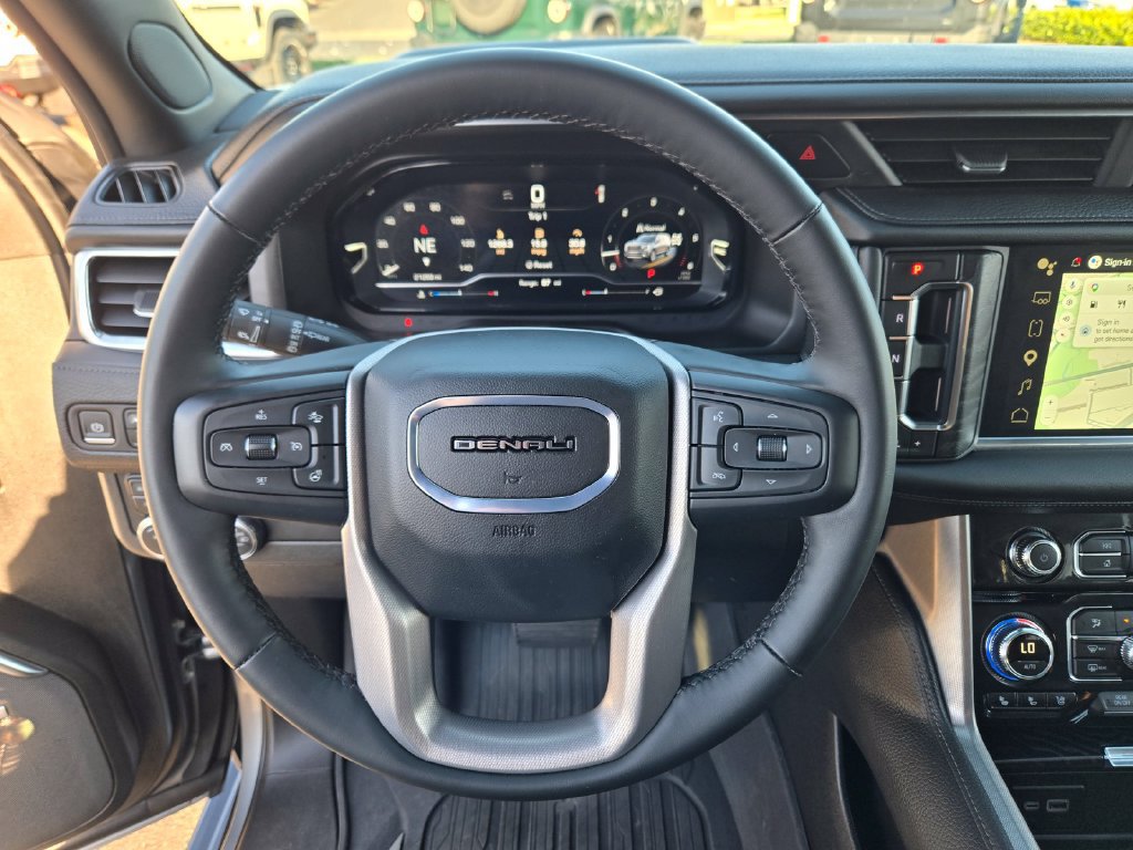 Used 2024 GMC Yukon Denali AWD/4WD image 25