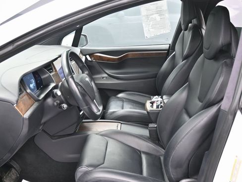 Used 2018 Tesla Model X 100D image 16