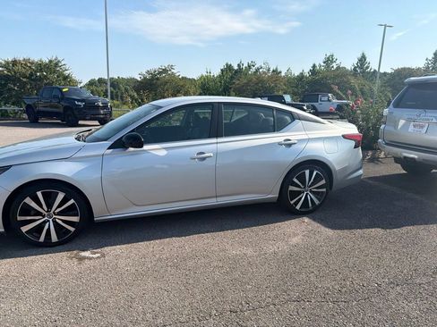 Used 2020 Nissan Altima 2.5 SR FWD image 12