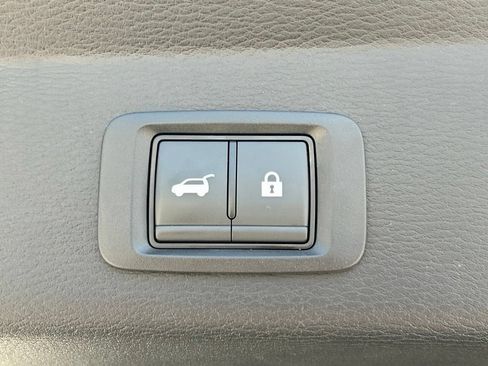 Used 2025 Mitsubishi Outlander 4WD Plug-In Hybrid image 55