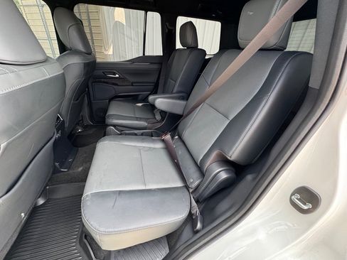 Used 2025 Lexus GX 550 w/ Accessory Package (2T) AWD/4WD image 16