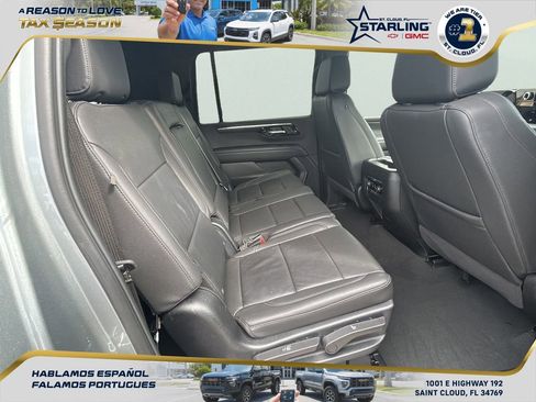 Used 2025 Chevrolet Suburban Z71 image 31
